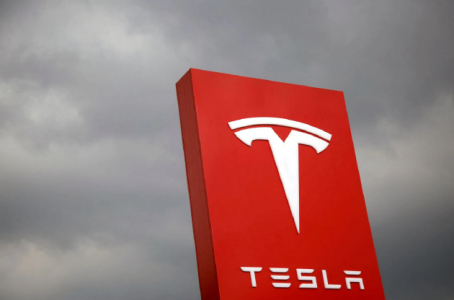 Tesla ramps up hiring, lists more than 6,900 jobs this week