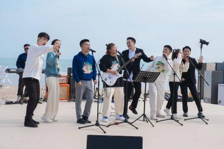 Dongfang Selection launches app live broadcast for the first time: Yu Minhong takes netizens to travel around Gansu in 5 days